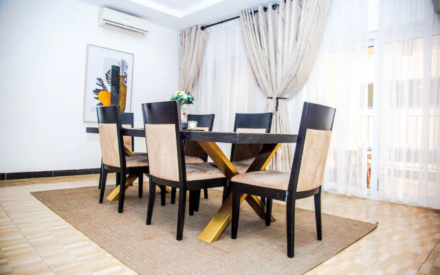 Earls Court Spintex Apartment