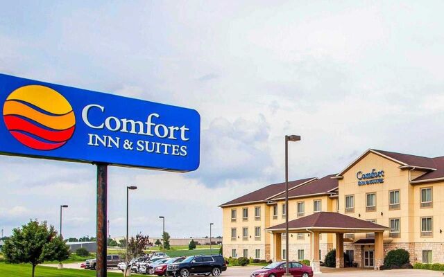 Comfort Inn & Suites Grinnell near I-80