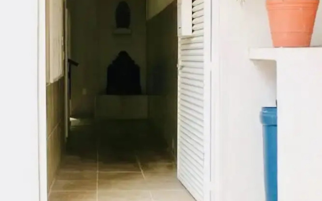 5th Avenue 3 People Balcony Apartment