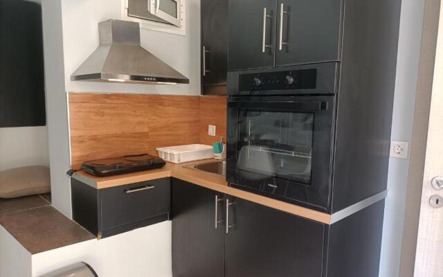 Cozy Studio Apartment near Panathenaic Stadium