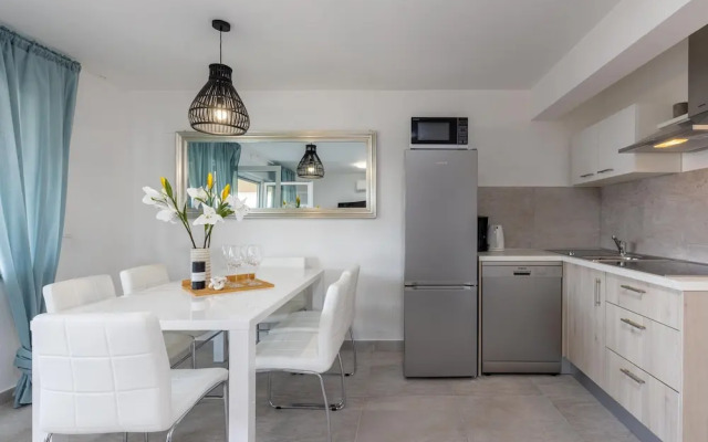 Apartment in Croatia Near Stunning Coastline