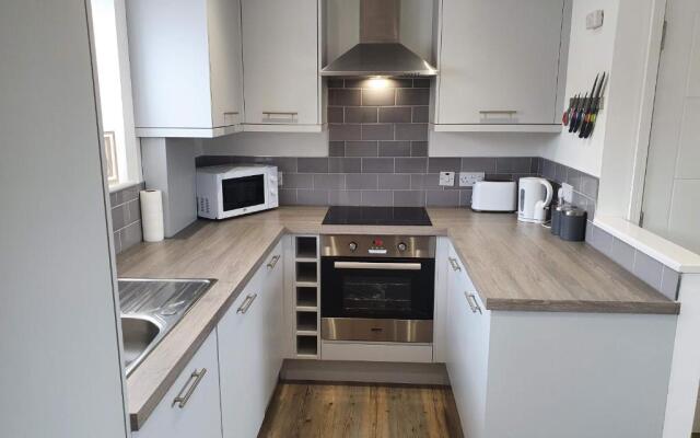 Elm Apartment by Cliftonvalley Apartments