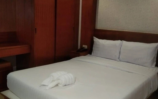 Lucky Inn Residency