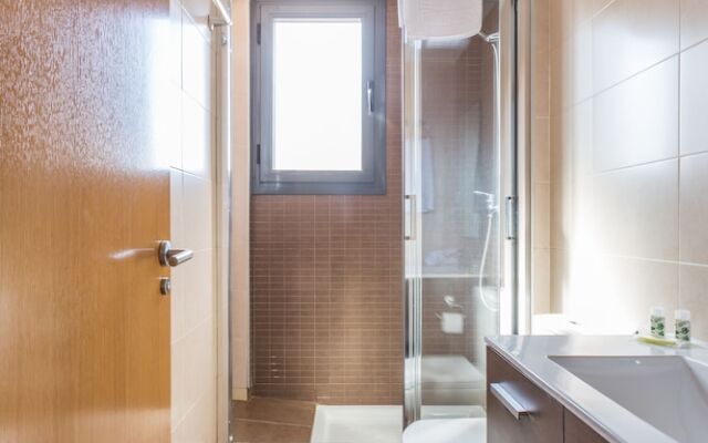 Horoko Apartments by gaiarooms