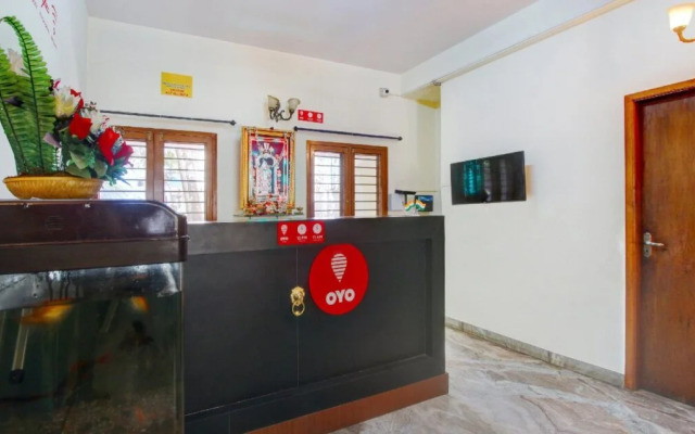 Green Suits By OYO Rooms