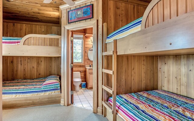 Boat House by Peace Vacations