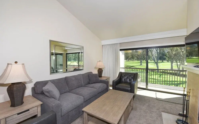 702 S At Silverado 1 Bedroom Condo by Redawning