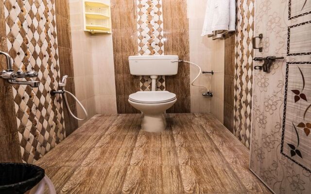 OYO 15928 Hotel Midtown