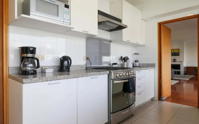 w Radiant 2BR w Modern Terrace in Miraflores