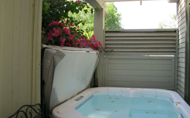 A White Jasmine Inn