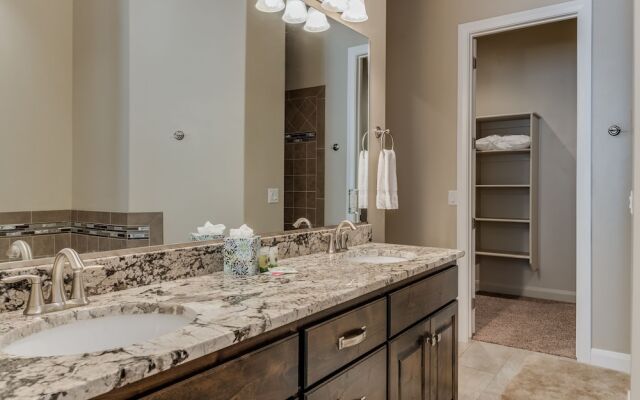 Zion's Point 3 Bedroom Apts by RedAwning