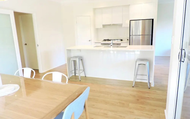 Contemporary Cove