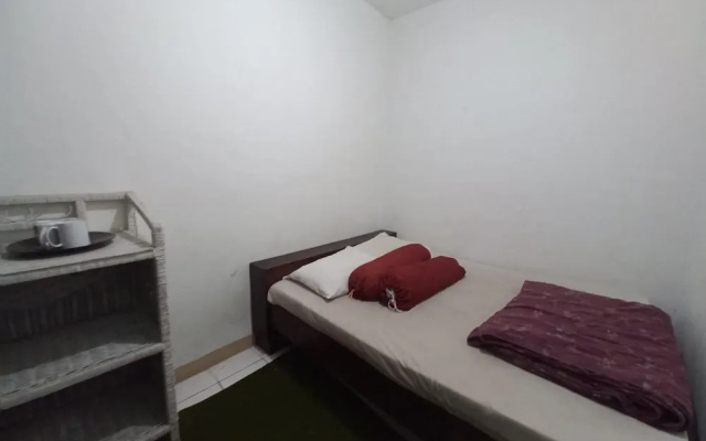 OYO 95096 Dewi Sudirman Guest House – Guest Rooms – Bandung