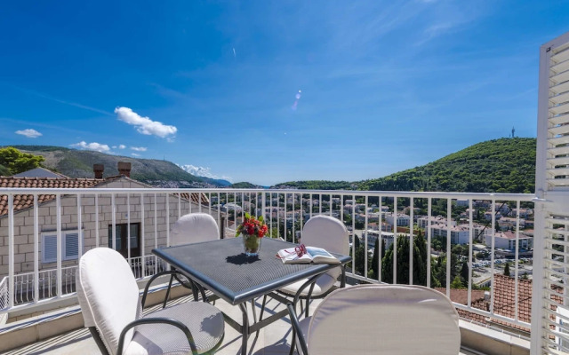 Green Hills Apartment