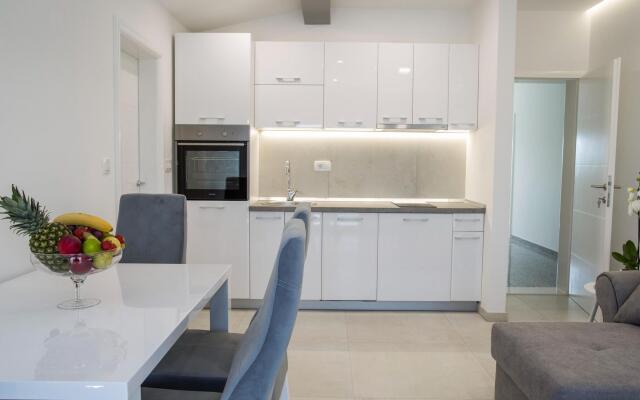 Lavish Apartment in Imotski near Blue Lake