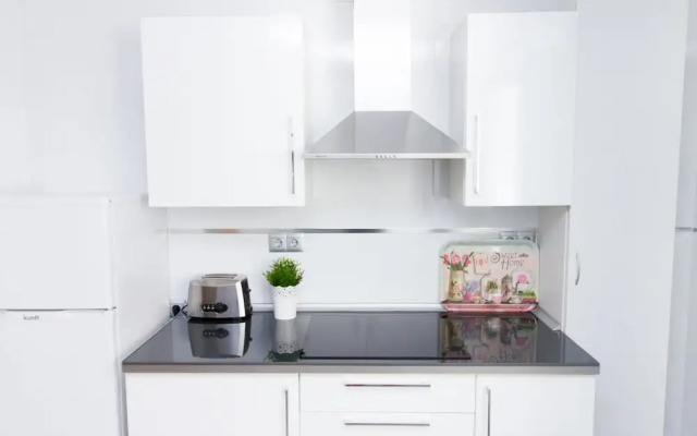 Delightful two bedroom Into Cathedral Square