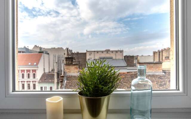 Rooftop Nook