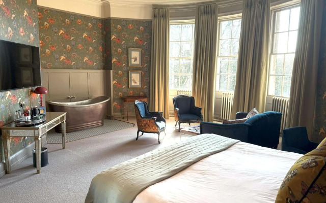 The Churchill Hotel