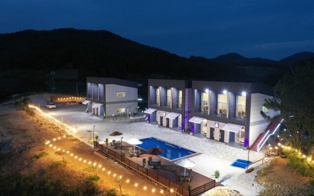 Yeosu Beach Castle Pension