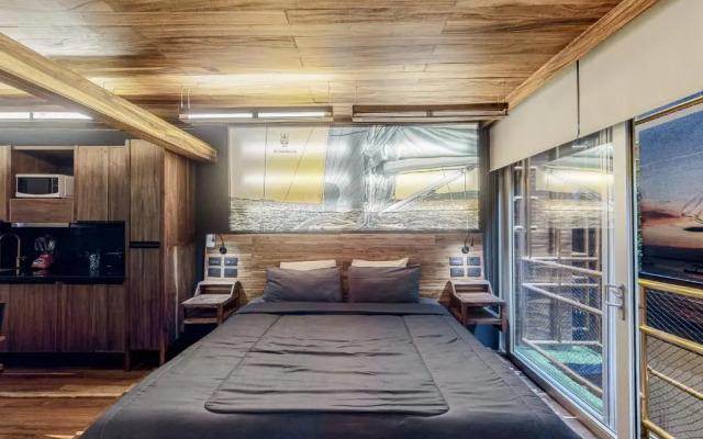 Breeze 215 at La Residencia