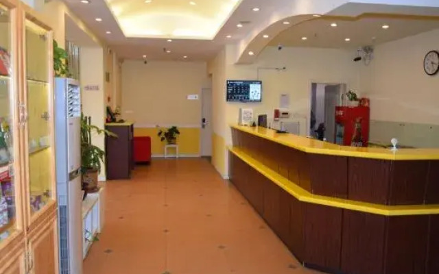 Home Inn (Dalian Shandong Road Songjiang Road Metro Station)