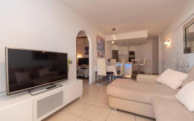 Santa Maria 105 - Two Bed with sea views