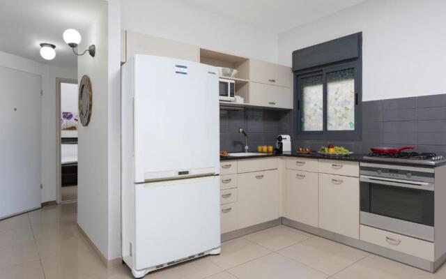 Bright 1BR in Pinsker by HolyGuest