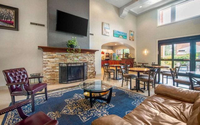 Quality Inn & Suites Jacksonville-Baymeadows