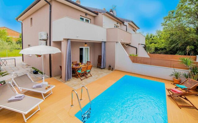 Beautiful Home in Klimno With Wifi and 2 Bedrooms
