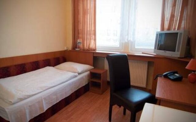 Hotel Avion