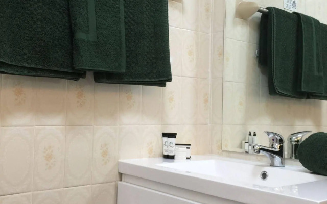 Ten Dollar Town Motel