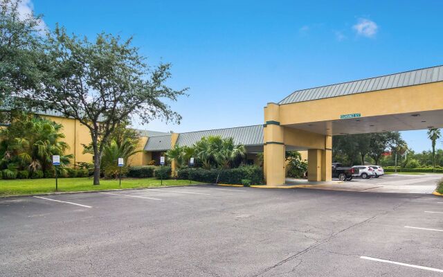 Stayable Jacksonville West