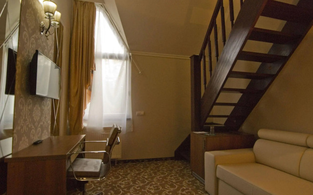 Golden Ball Club Hotel & Fitness