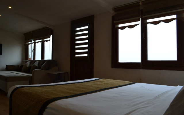 Seven Days Hotel