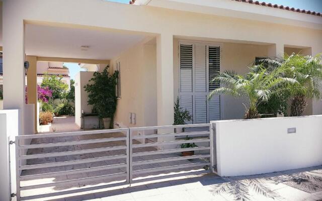 Med View Bungalows