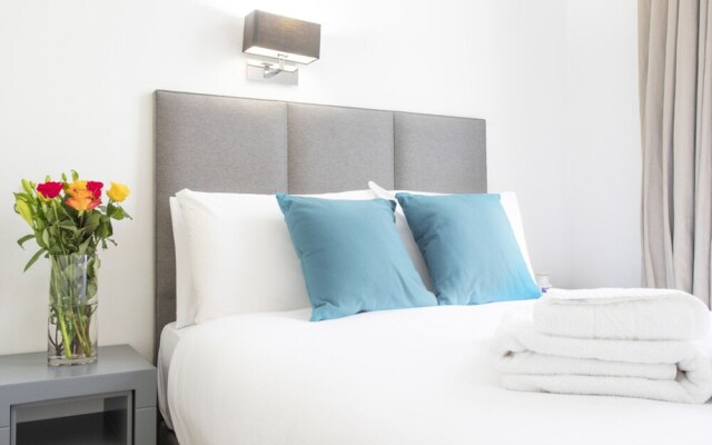 Royal Residence Charming 2 Bedroom - Talbot 3b