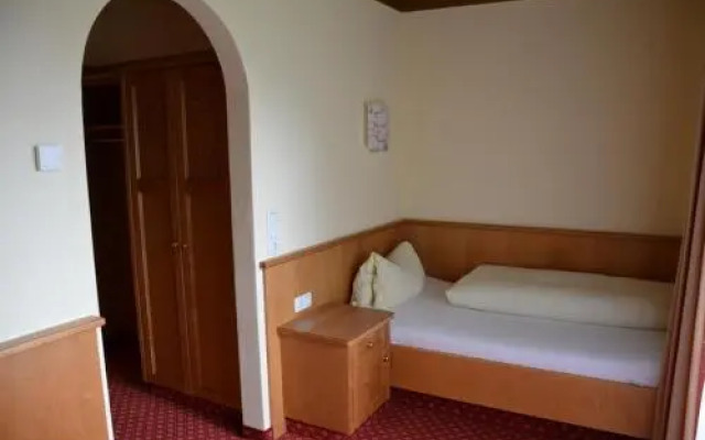 Hotel-Pension Strolz