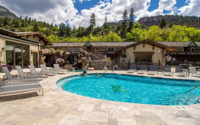 Best Western Plus Twin Peaks Lodge