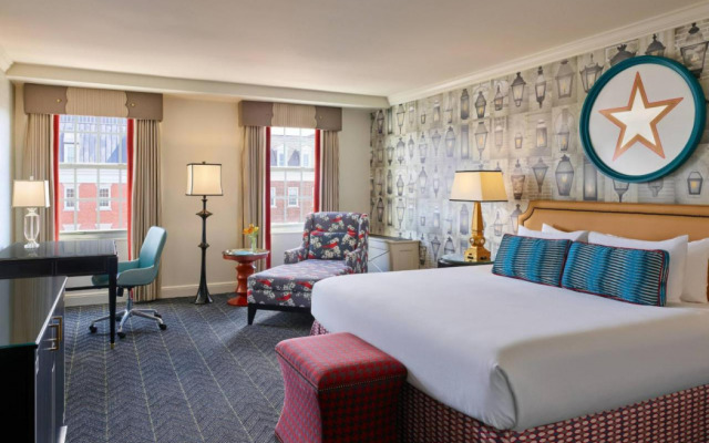 The Alexandrian Old Town Alexandria, Autograph Collection