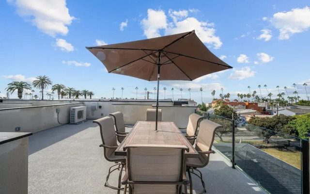 Rooftop Home With Ocean View Private Parking