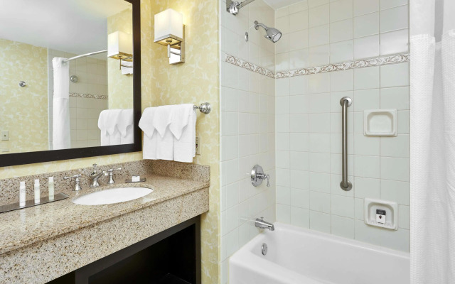 DoubleTree by Hilton Charlotte Gateway Village