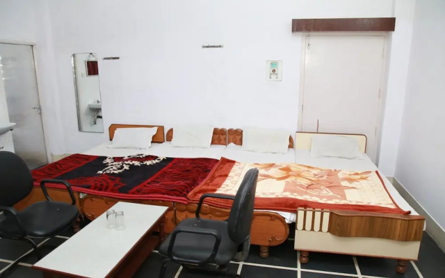 Ram Nivas Hotel