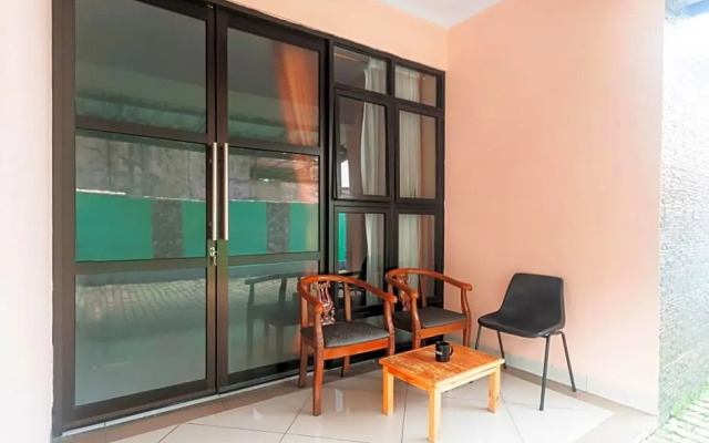 OYO Life 3162 Raihan Residence