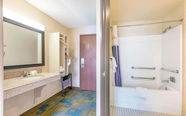 La Quinta Inn & Suites by Wyndham El Paso East