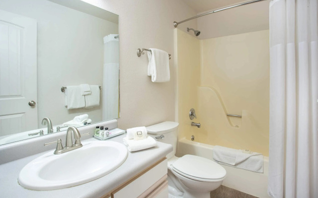 Travelodge by Wyndham Gardiner Yellowstone Park North