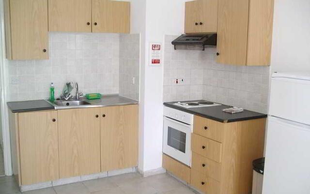Hotel Renos Apartments
