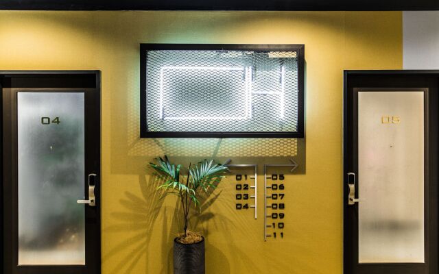 H Hotel