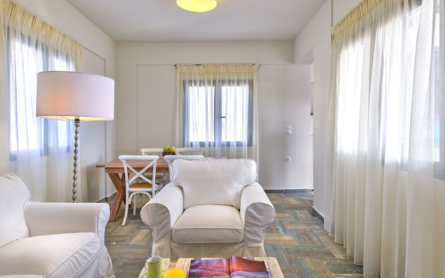 Cozy Villa Irida at Tersanas Chania with Private Pool near Beach & Restaurants