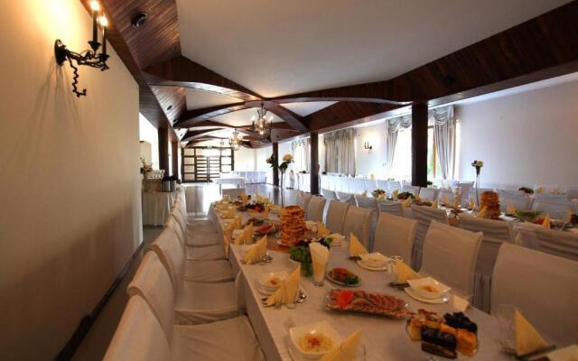 Gościniec pod Strzechą