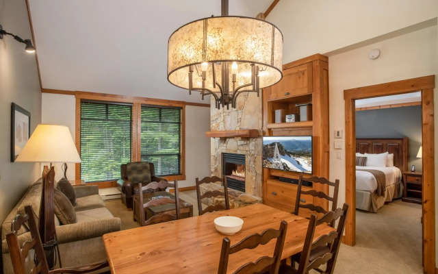 First Tracks Lodge
